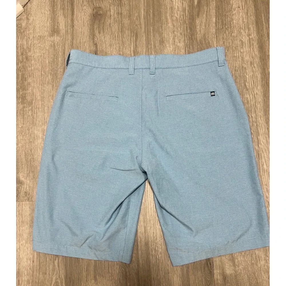 Travis Mathew‎ Golf Shorts light blue, men's 34, like new
